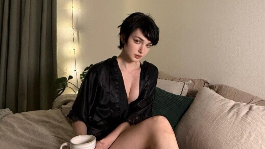 EllaBlueLive